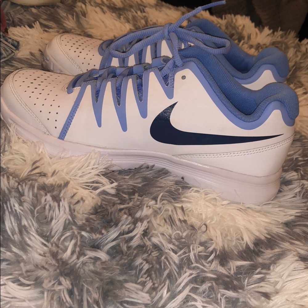 Nike shoes never worn